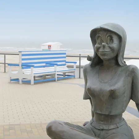 Corner With Sea-views *