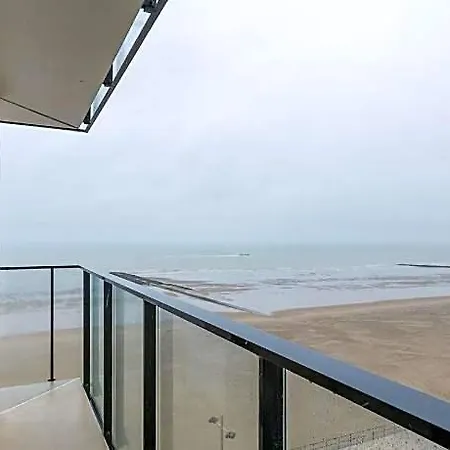 Corner With Stunning Sea Views 米德尔克尔克