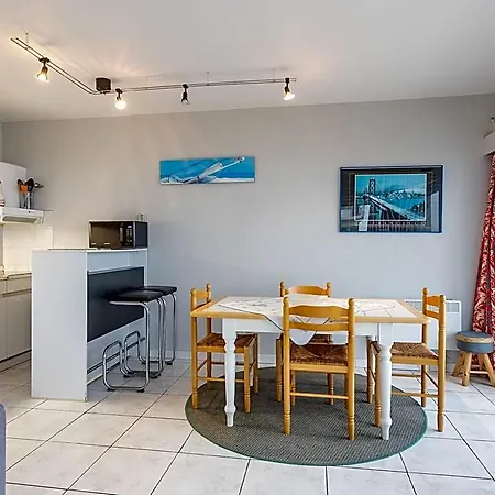 Corner With Stunning Sea Views 米德尔克尔克