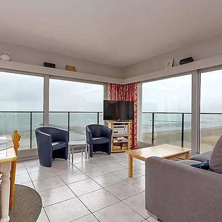 Corner With Stunning Sea Views *